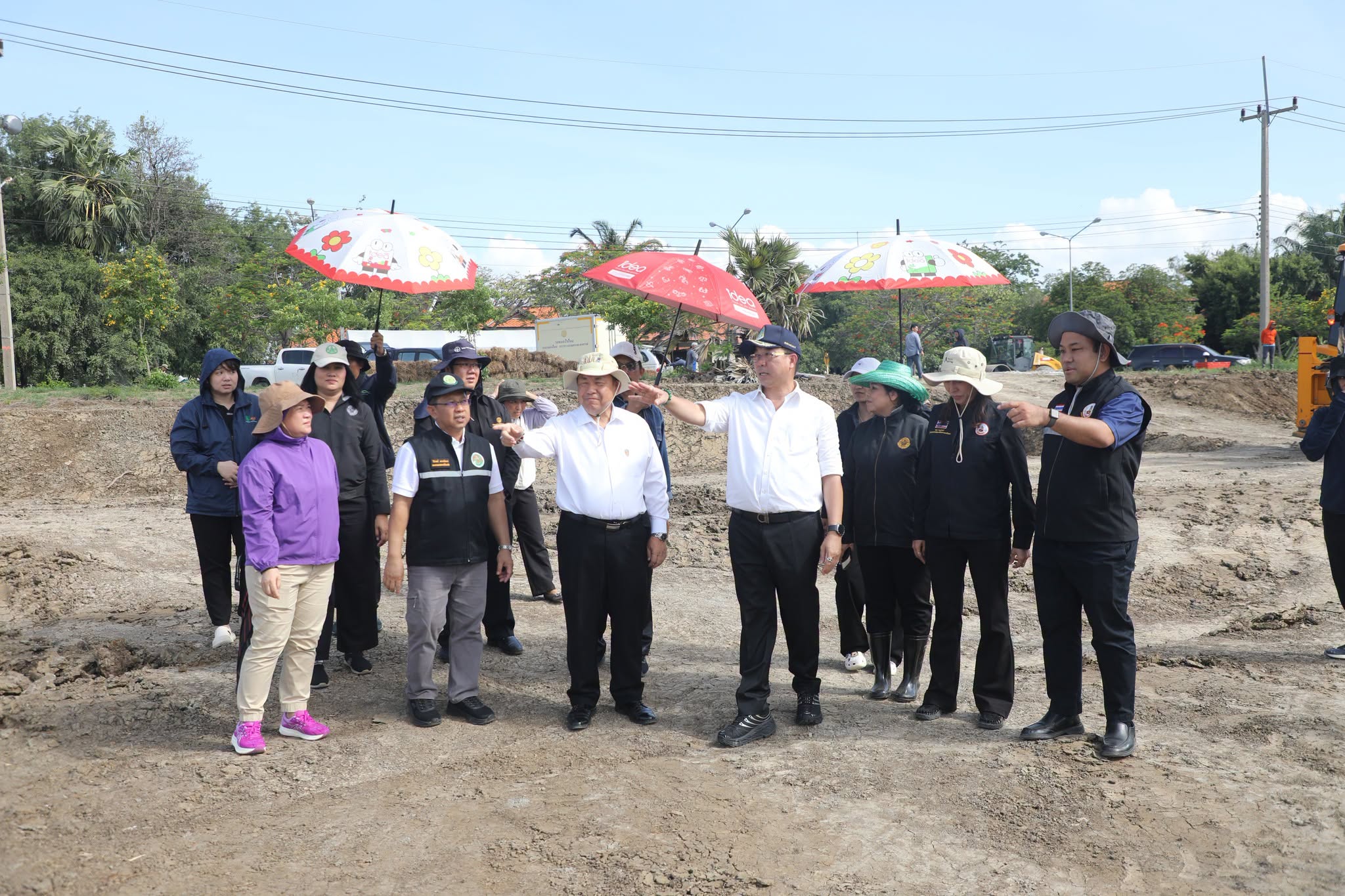 title - ส.ป.ก. ลงพื้นที่ตรวจความพร้อม เตรียมจัดงานจิตอาสาพัฒนาด้านการเกษตร ณ ศูนย์ศิลปาชีพบางไทร